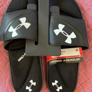 🔴 New Under Armour Cushy Slides